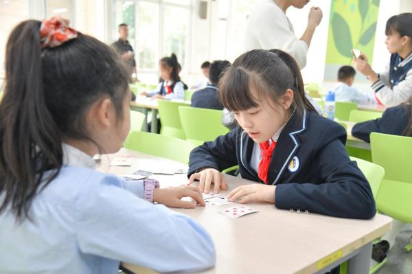 “玩轉24點”比賽現場。啟誠巴蜀小學校供圖
