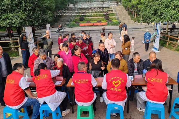 義診現場。江津區中醫院供圖