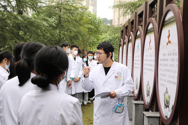 中醫藥文化宣講。江津區中醫院供圖