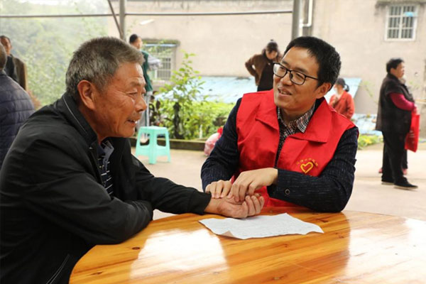 義診。江津區中醫院供圖