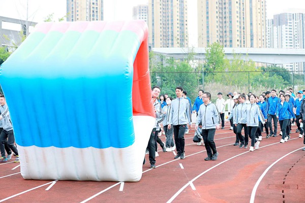 團體接力賽。重慶軌道集團團委供圖