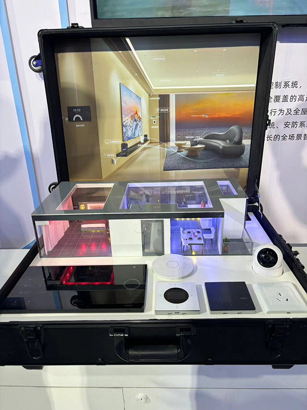 全屋智能家居系統模型。代婧靚攝