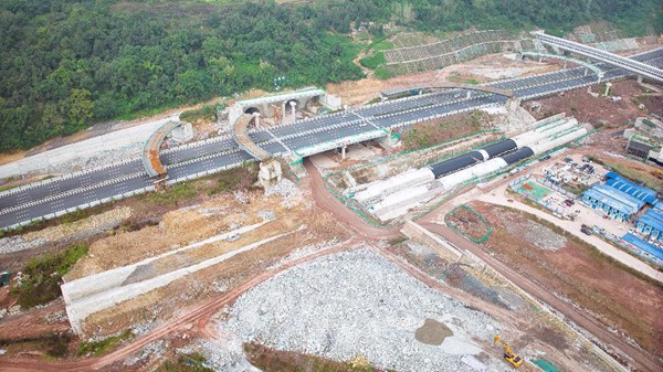 渝長復線連接道項目建設現場。楊曜齊攝