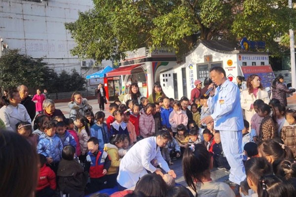 活動現場。墊江縣中醫院供圖