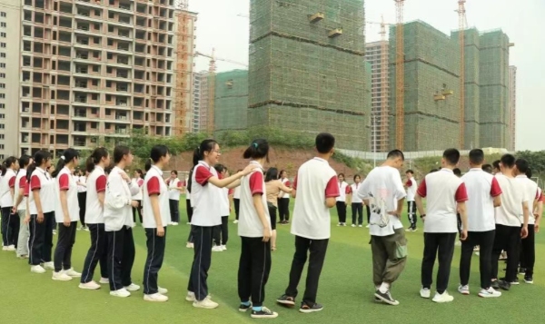 永川區鳳凰湖中學開展心理健康體驗。永川區教委供圖