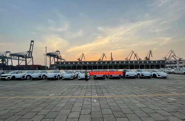 長安民生物流承接長安深藍整車全程運輸。長安民生物流供圖