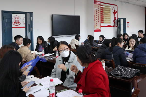 學員工作坊分組討論。永安中學供圖