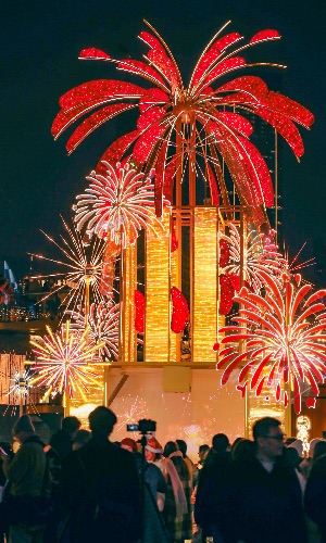 11米巨型擬態煙花塔。長嘉匯供圖