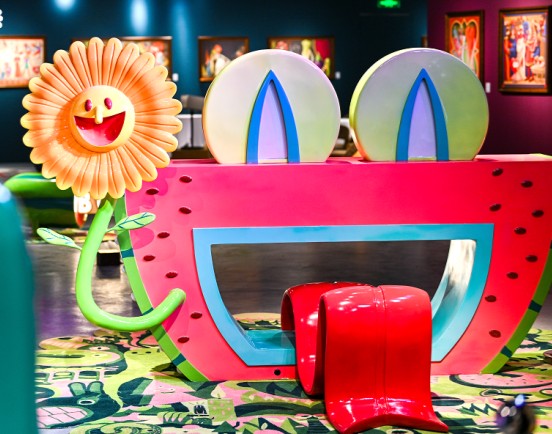 “We Can Live Together一起藝起”超現實藝術展。重慶時代廣場供圖