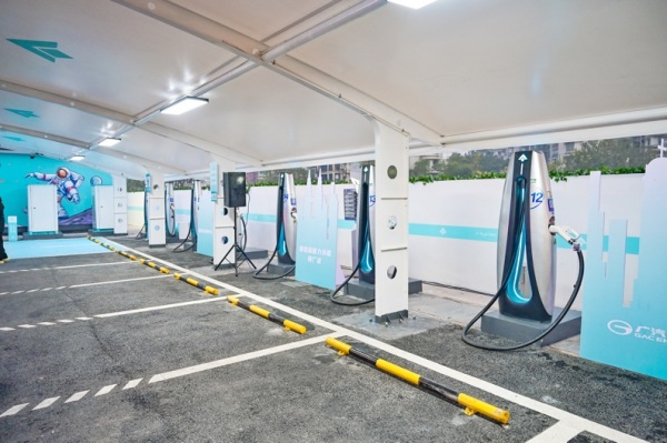 昊鉑重慶江北嘴超級充換電中心。廣汽能源供圖