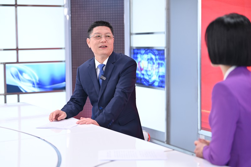 姜天波做客人民網重慶、重慶發布“新時代 新征程 新重慶——2024重慶兩會會客廳”系列訪談。鄒樂攝