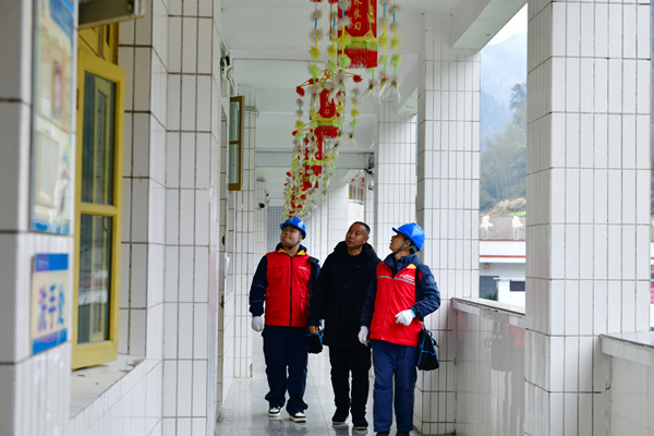 安全用電檢查。萬雪蓮攝