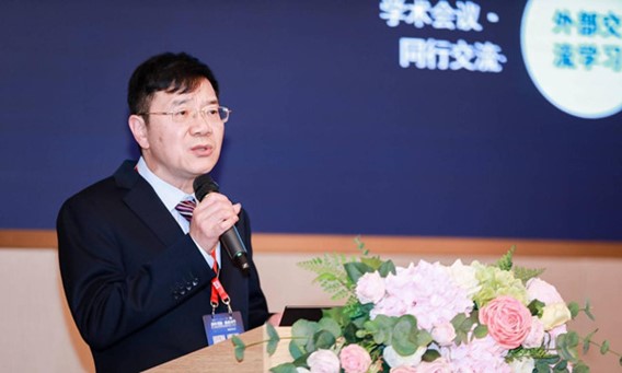 趙敏進行主題分享。愛爾眼科重慶特區供圖