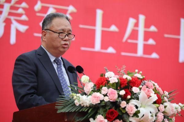 重慶機電職業技術大學校長石曉輝講話。重慶機電職業技術大學供圖