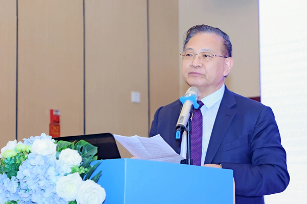 楊培增致辭。重慶愛成大坪眼科醫院供圖