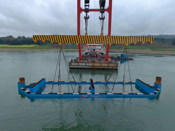 渝西水資源配置工程金剛沱泵站取水頭部順利完成水下吊裝作業。重慶市水投集團供圖