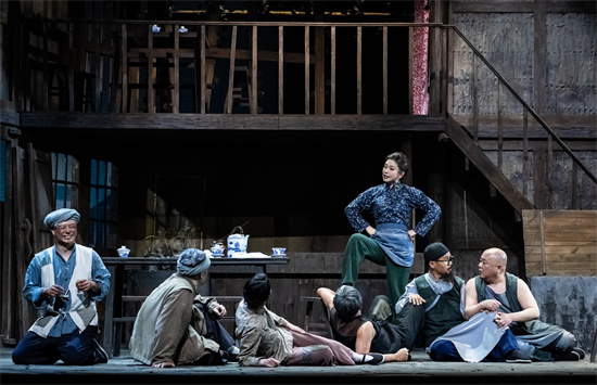 《河街茶館》劇照?？菇ㄌ霉﹫D