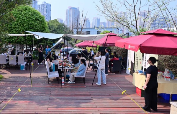 歡聚會現場。重慶安琪兒婦產醫院供圖