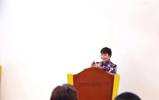 王楠致辭。重慶康心醫院供圖