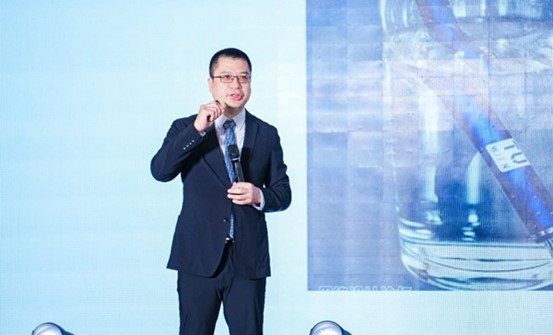 穆大力分享“內窺鏡隆乳術的并發癥及預防”。重慶華美整形外科醫院供圖