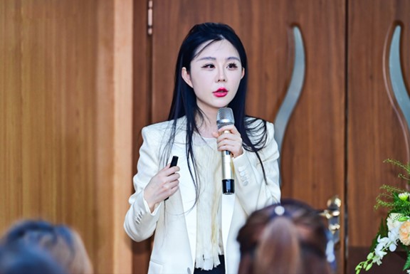 朱芯分享注射理論。重慶軍美醫療美容醫院供圖