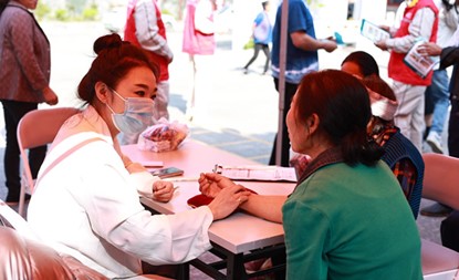 體檢活動現場。愛康集團重慶分公司供圖