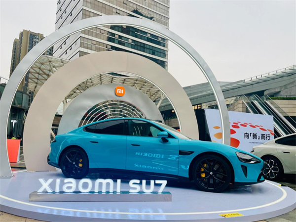 開業現場展示的小米SU7。馬春鵬攝
