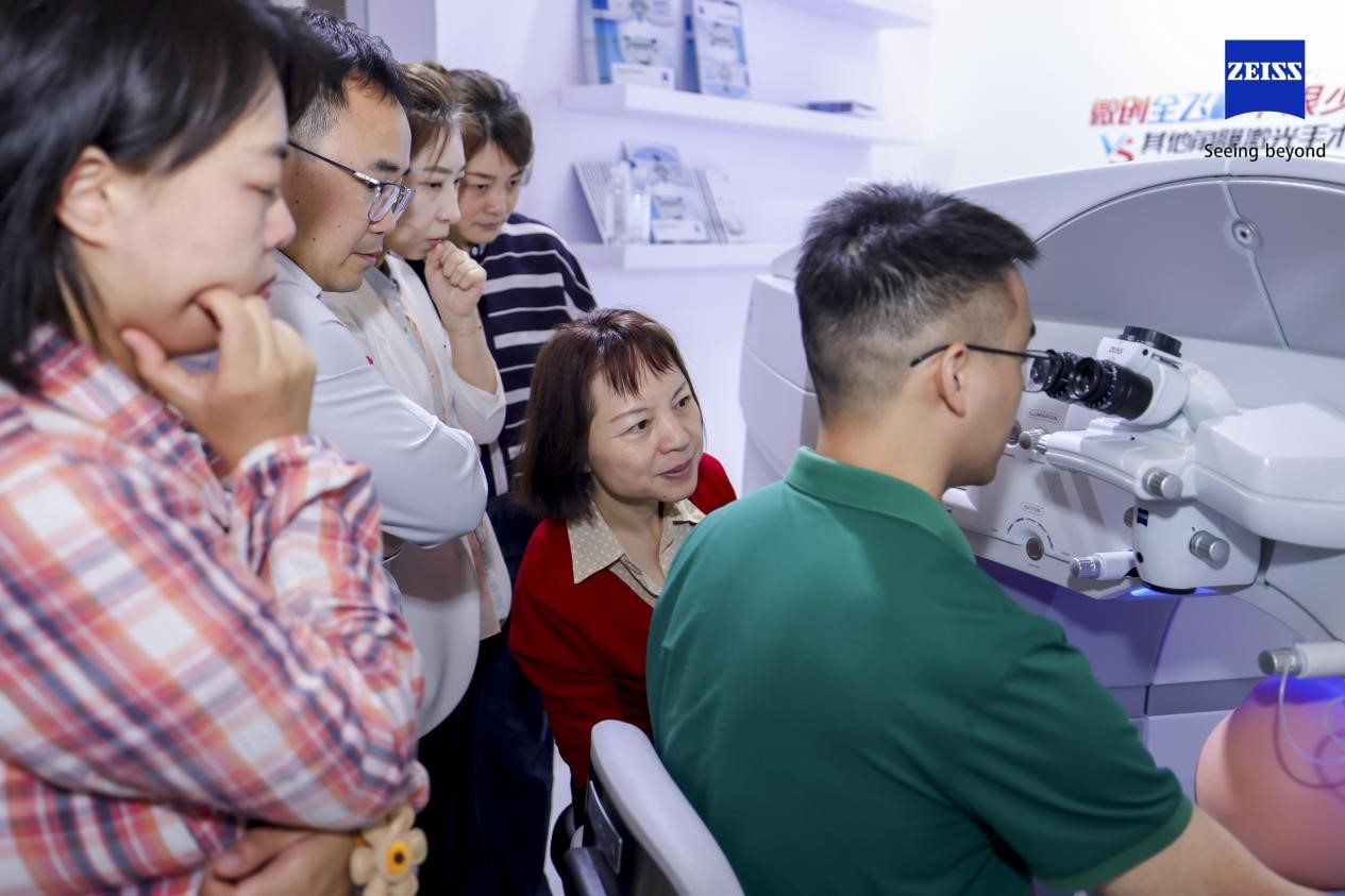 重慶華廈眼科汪紅出席中國角膜病論壇學術會