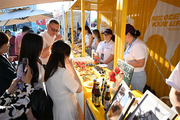 現場展出的異域美食非常豐富。任君供圖