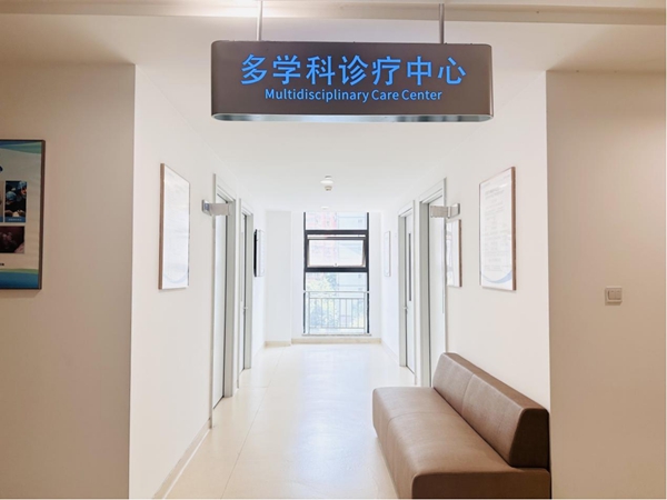 多學科診療中心大廳。重慶仁品耳鼻喉醫院供圖