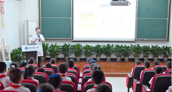 科普講座現場。重慶南坪愛爾眼科醫院供圖