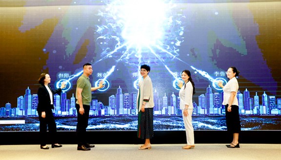 啟動儀式現場。重慶安琪兒婦產醫院供圖