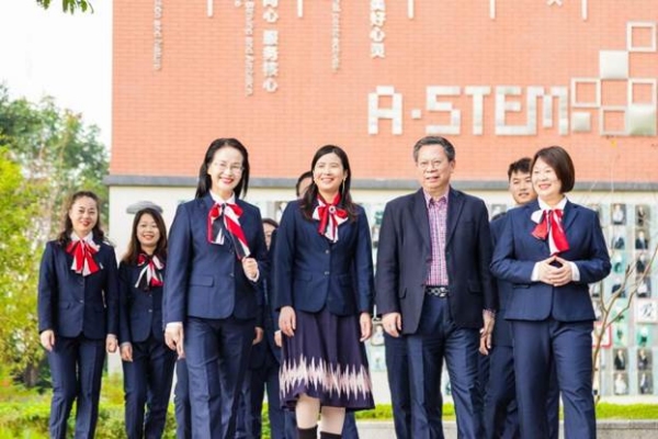 學校領導班子成員。華師中旭學校供圖