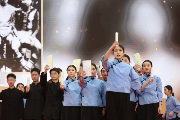 愛國主題話劇表演。重慶廣益中學供圖