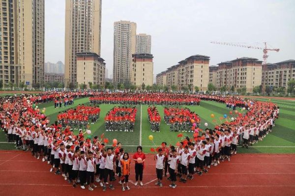 學校大課間。永川區興龍湖中學校供圖