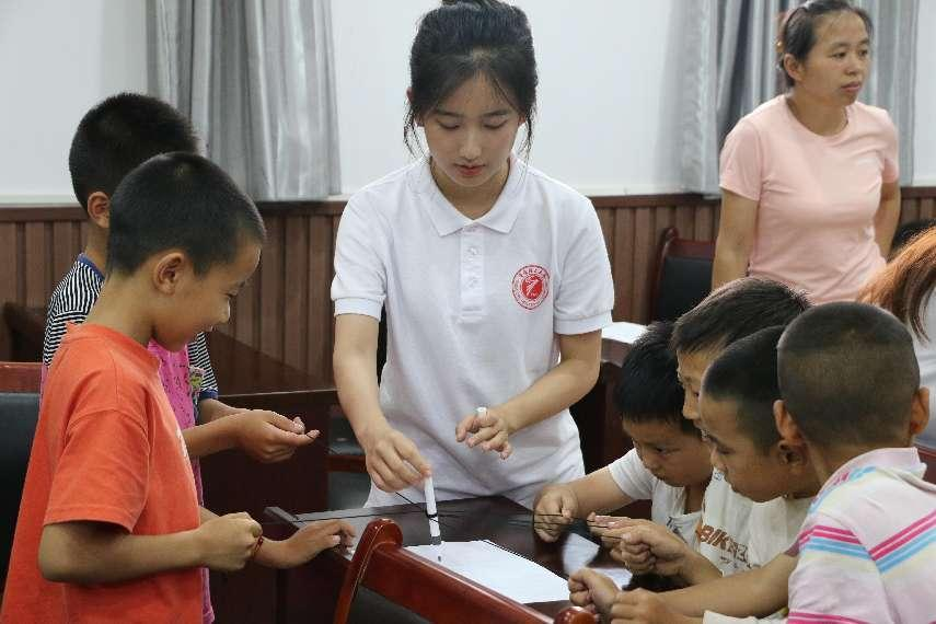 “神筆馬良”活動過程。張婉婷攝