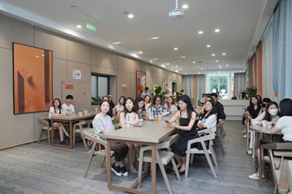 活動現場。重慶星榮整形外科醫院供圖