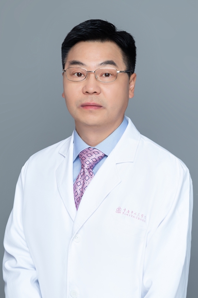 李康。重慶市人民醫院供圖