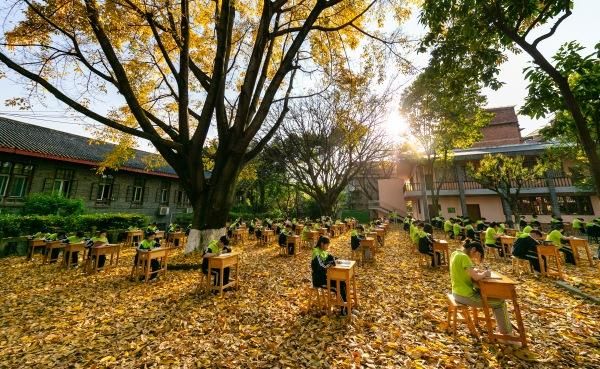 “蘭亭書風?經典傳承”蘭亭書法節活動。重慶市南川中學校供圖