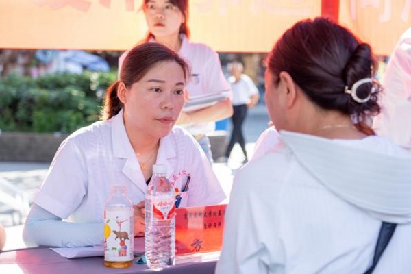 醫療義診。重慶醫科大學附屬第二醫院供圖