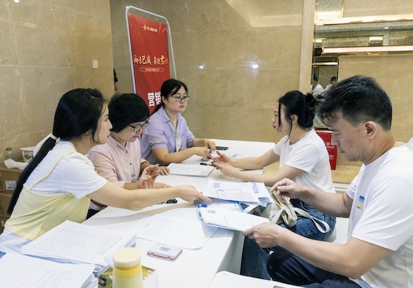 交付現場。江北區住房城鄉建委供圖