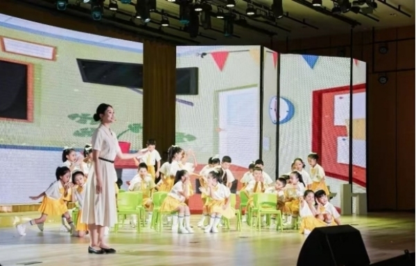 詩朗誦《唯有您站著》。武隆區教委供圖