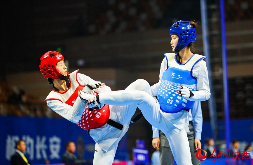 參賽選手激烈對戰中。人民網記者 孫挺攝
