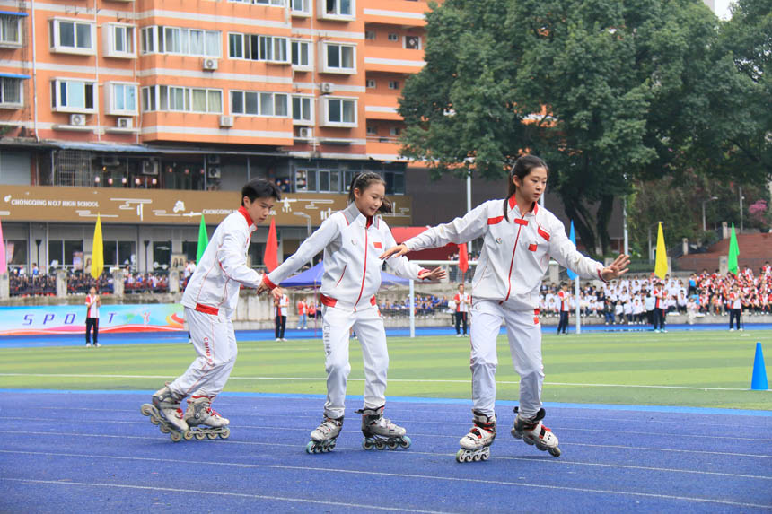 輪滑隊表演。學校供圖