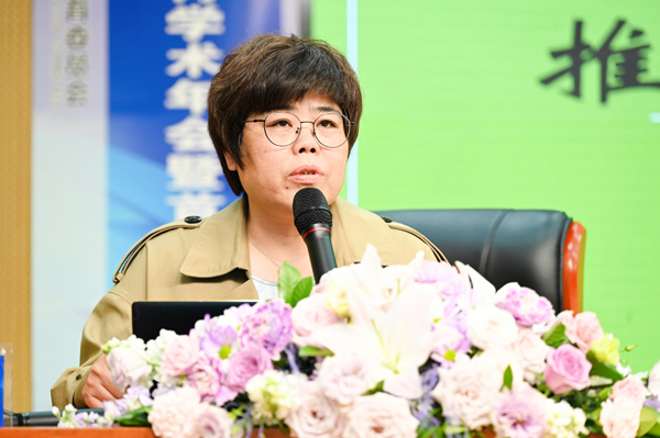 梁慧娟作主題報告。大渡口幼兒園供圖