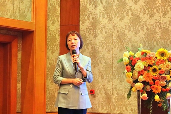 汪紅授課現場。重慶華廈眼科醫院供圖