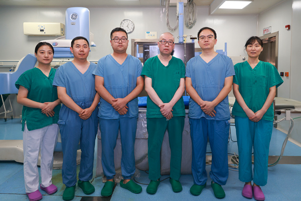 重慶兩江新區人民醫院介入醫生團隊。曾英豪攝