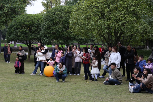 草坪音樂會現場。渝北區文化旅游委供圖