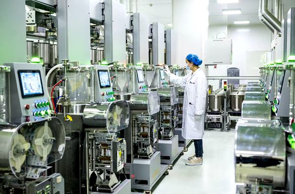 智能煎配中心。南川融媒體中心供圖