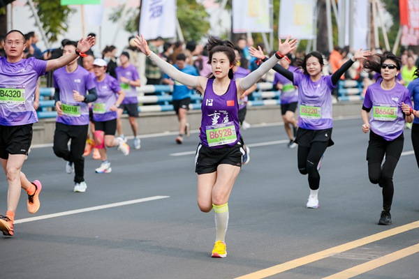 比賽現場?；顒臃焦﹫D